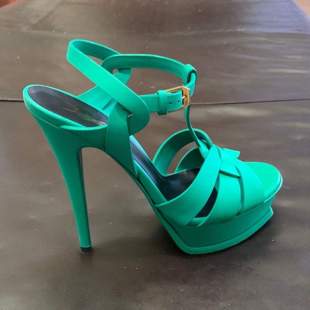 YSL 105 Tribute Shoe. Limited color